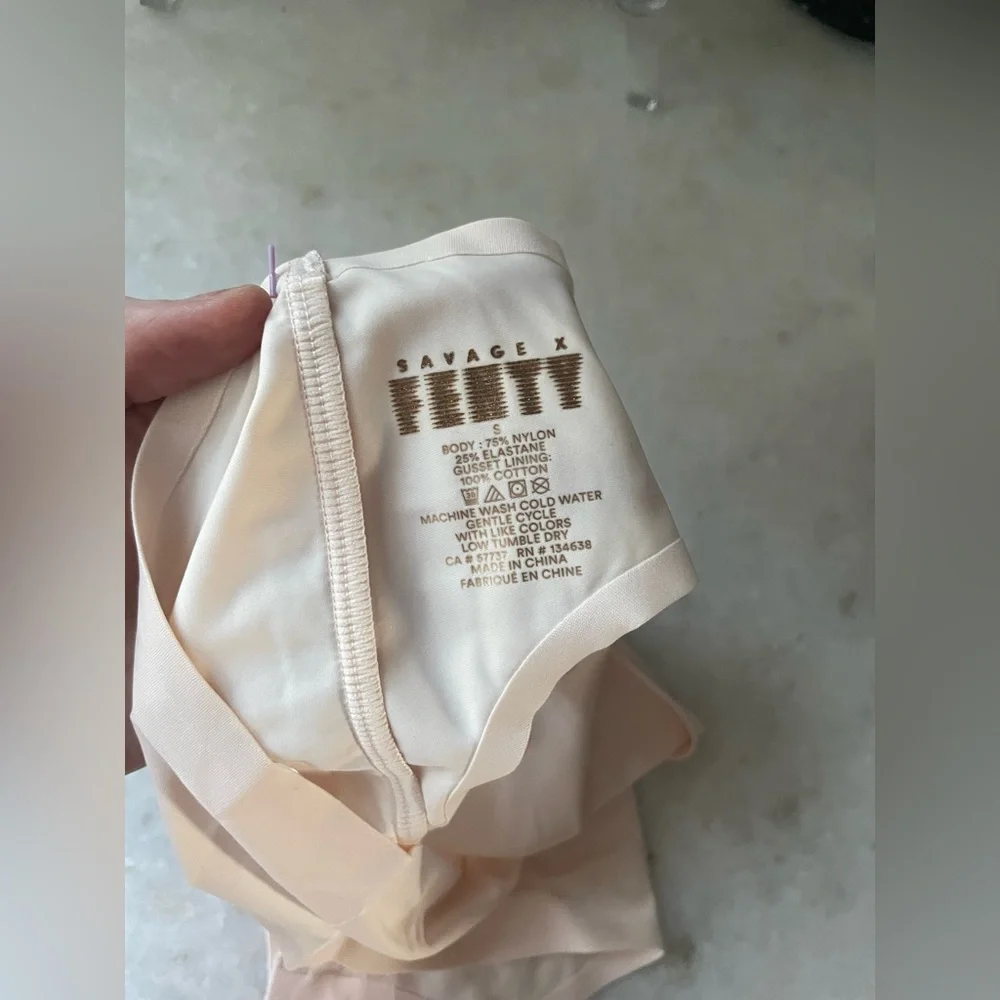 Savage x Fenty high waist smoothing thing - Picture 3 of 7